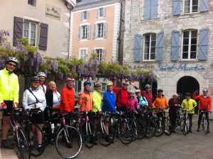 Group cycling in Dordogne, good food, good wine and no stress with the support vehicle for the riders