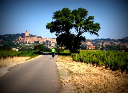 Visiter des villages charmants de la région pendant vos vacances à vélo